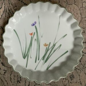 Mikasa Vintage Ultra Ceram Bake and Serve Fluted Quiche Dish Sketchbook Pattern